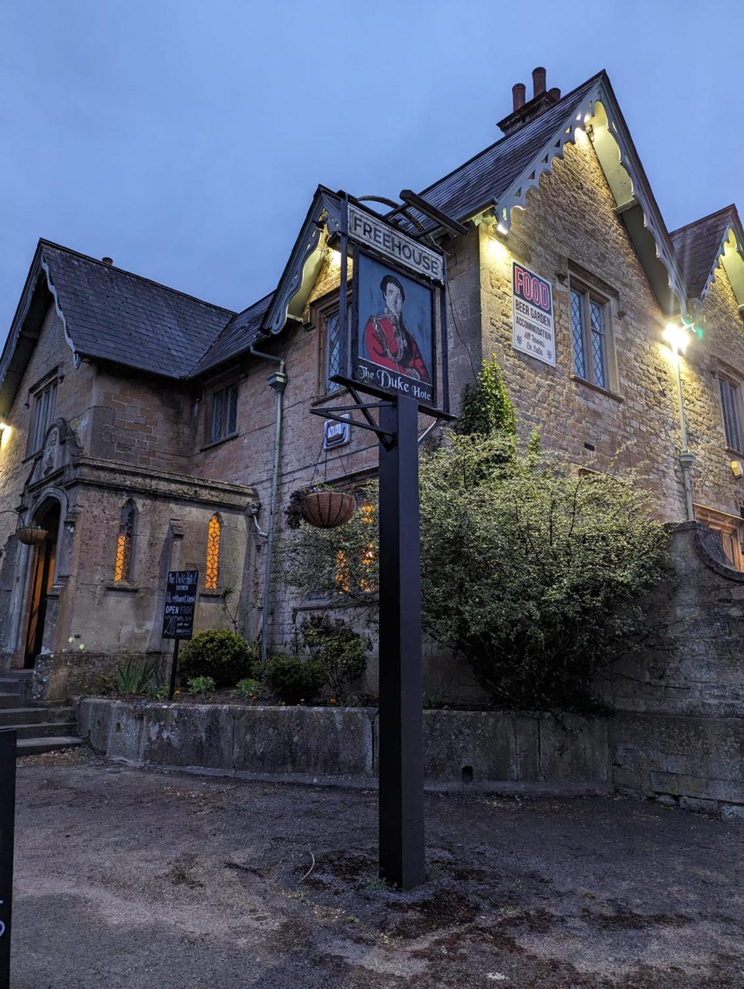 The Duke Hotel Hilmarton Eksteriør billede
