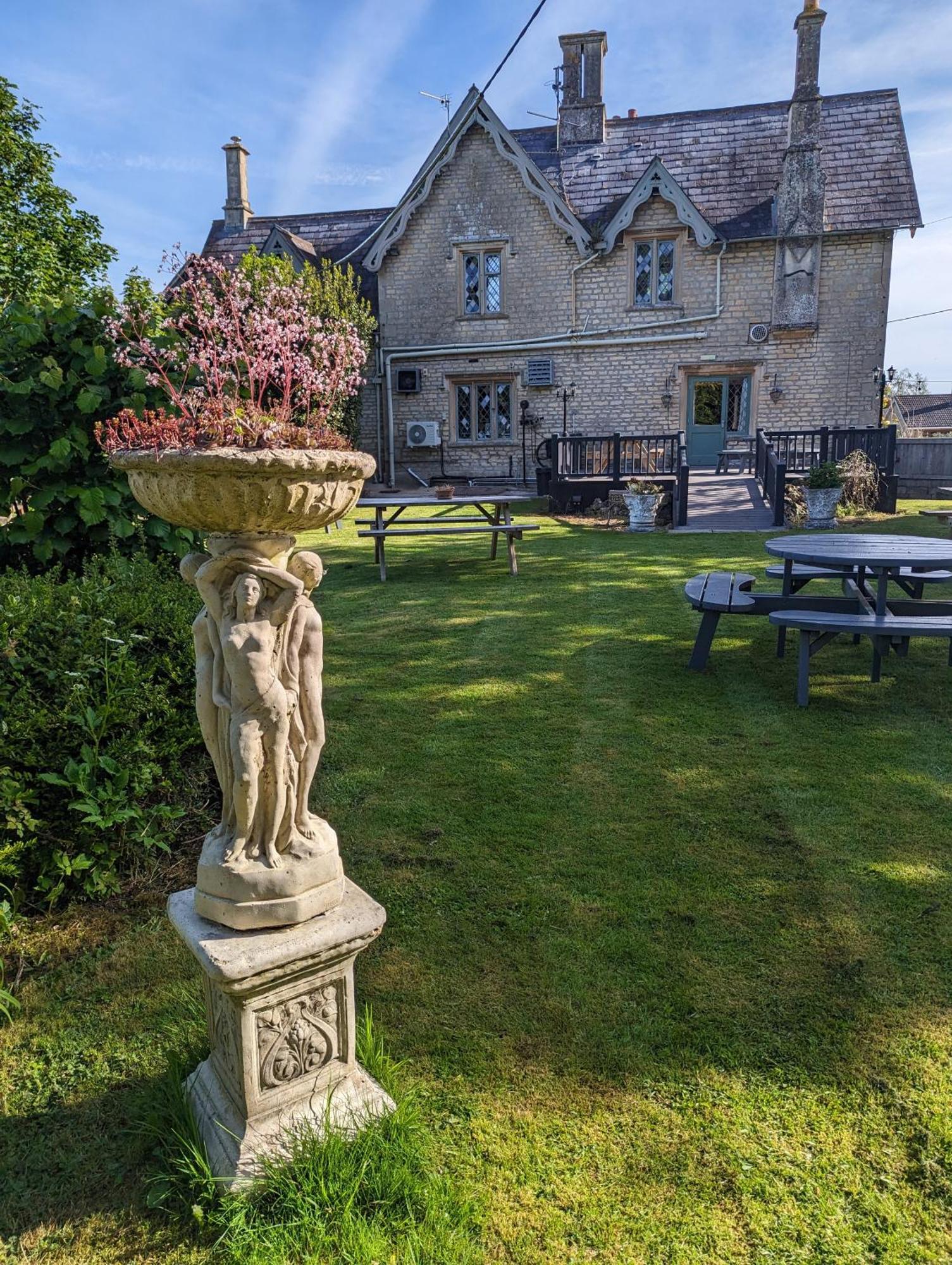 The Duke Hotel Hilmarton Eksteriør billede
