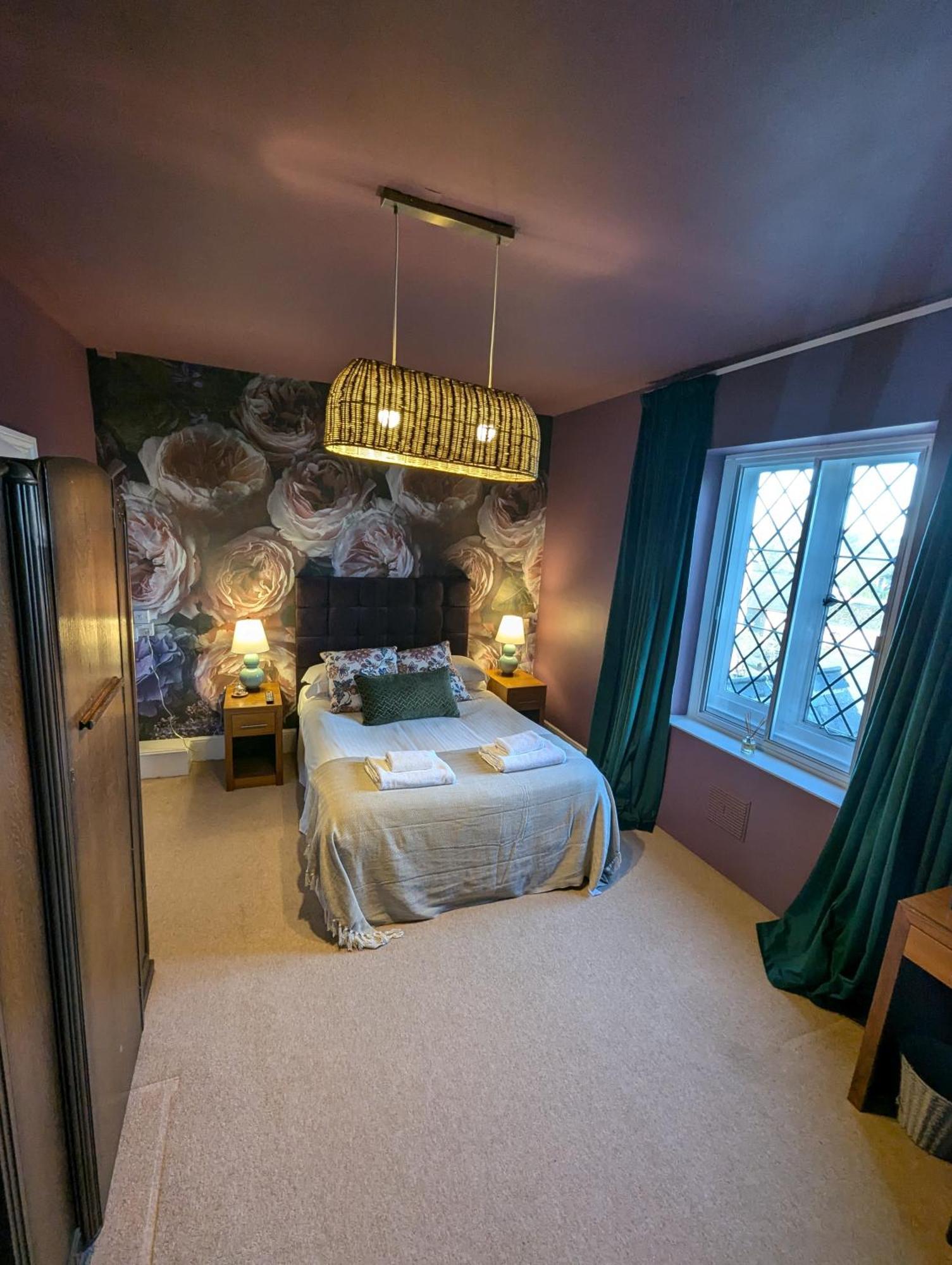 The Duke Hotel Hilmarton Eksteriør billede