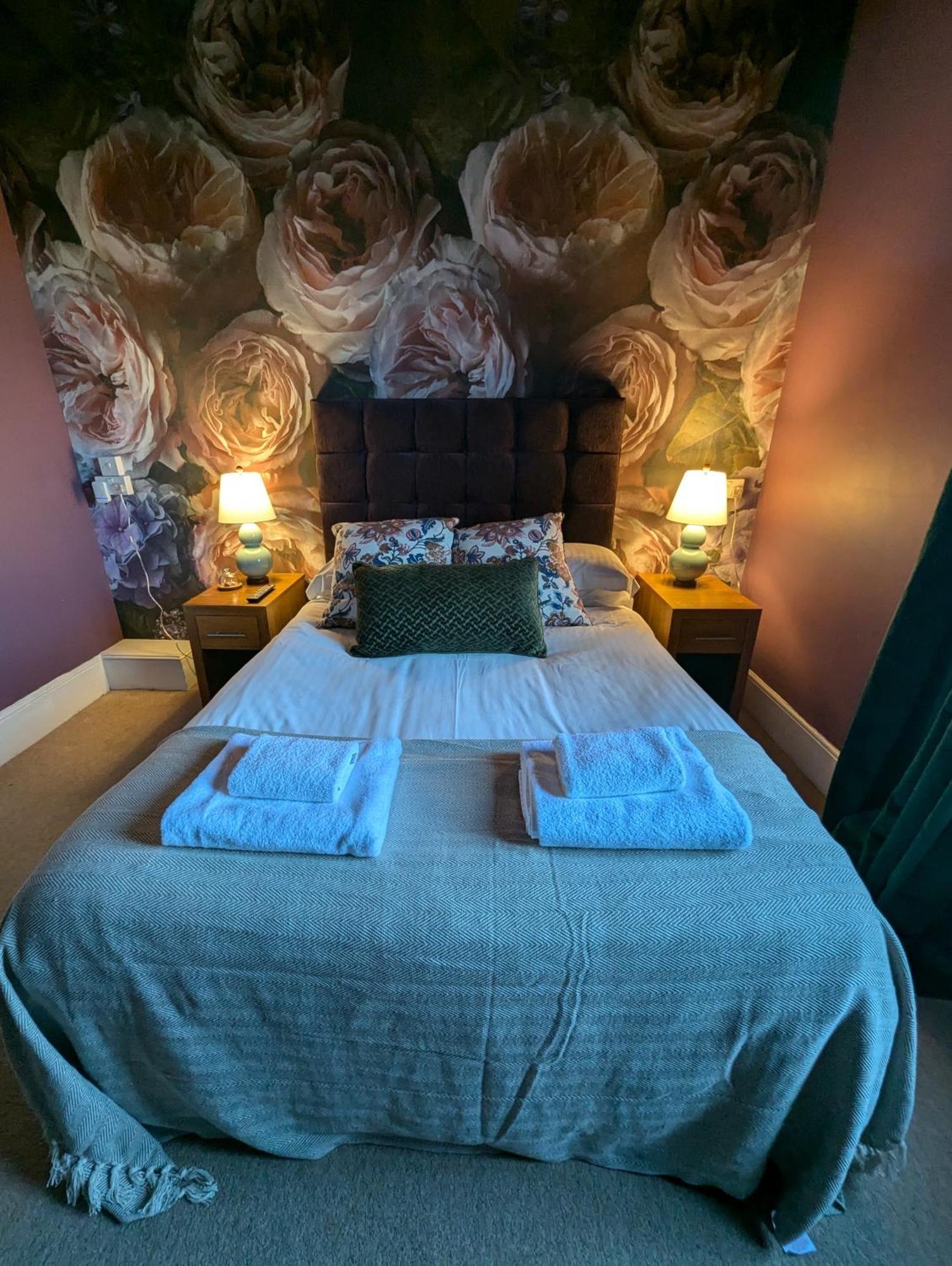 The Duke Hotel Hilmarton Eksteriør billede